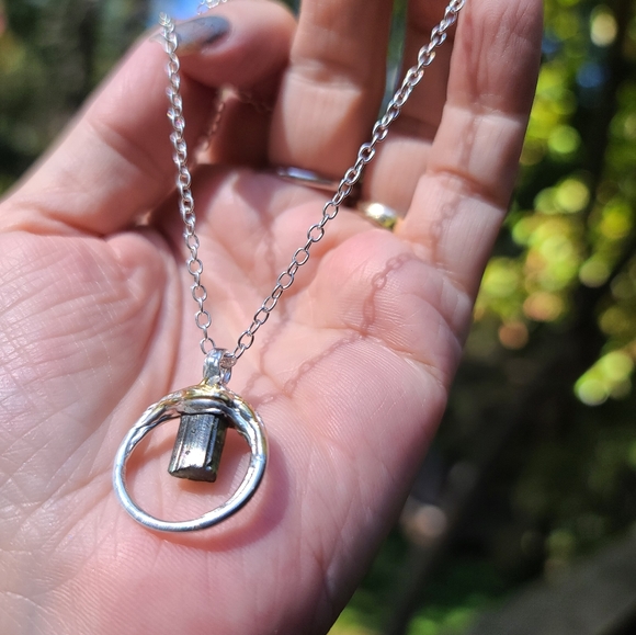 Green Tourmaline pillar sterling & gold necklace 18" - Picture 7 of 10